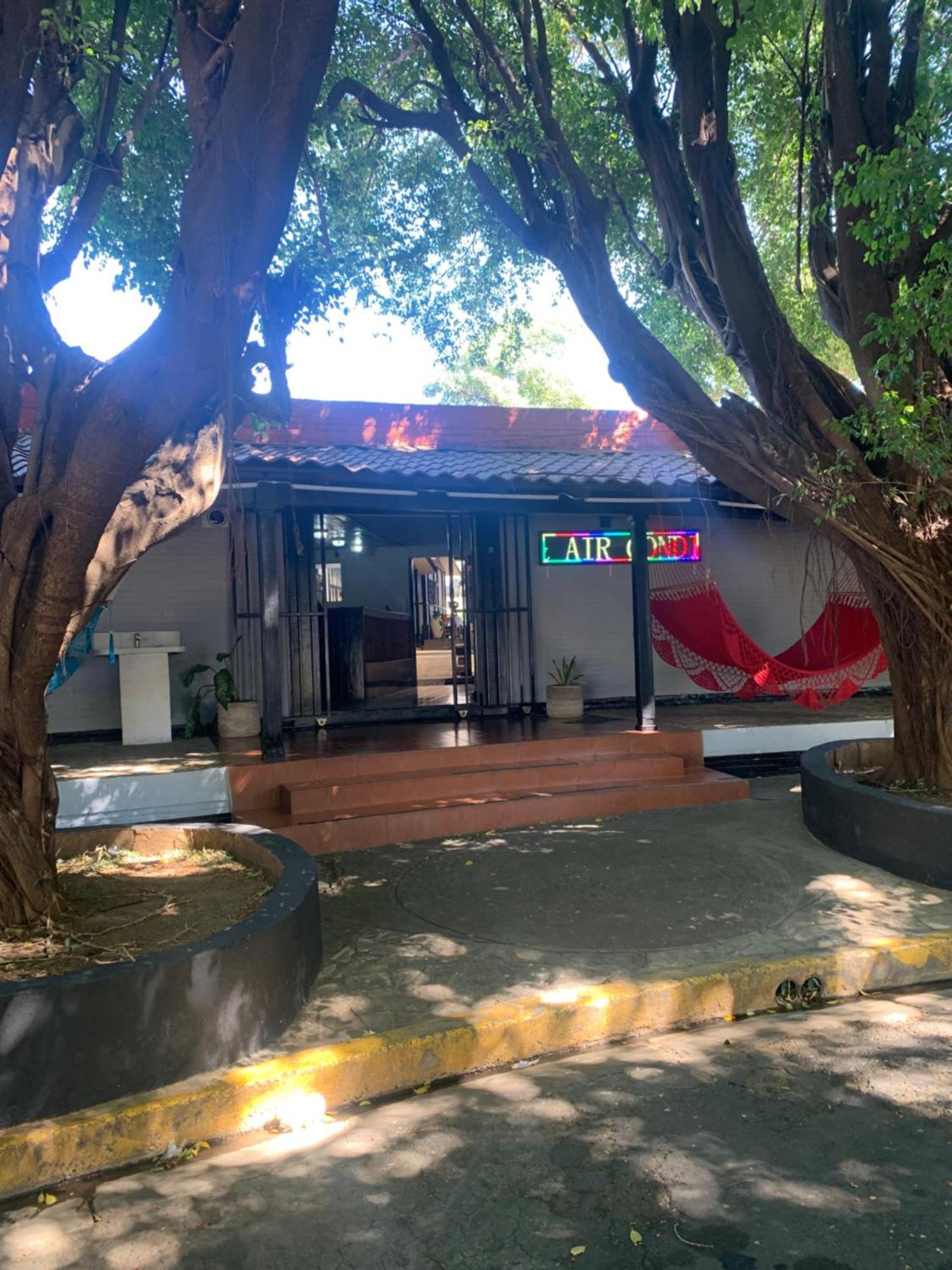 Managua Hotel Oasis Esterno foto